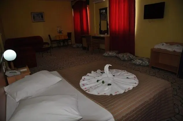 Tek Büyük veya İki Ayrı Yataklı Oda
