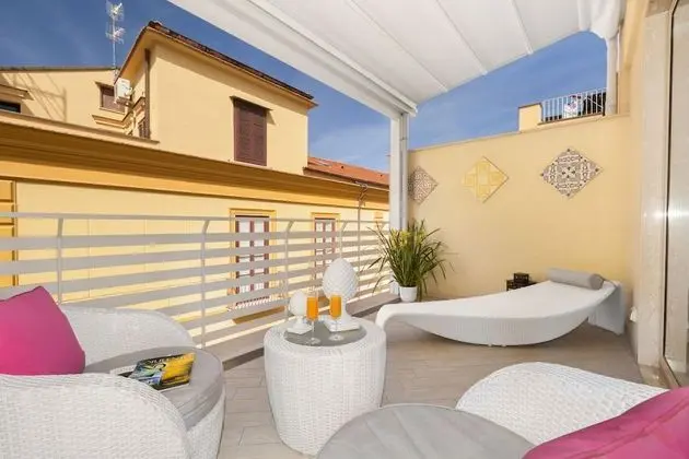 Deluxe Tek Büyük Yataklı Oda, Teras