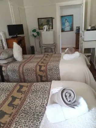 Basic İki Ayrı Yataklı Oda, Ortak Banyo