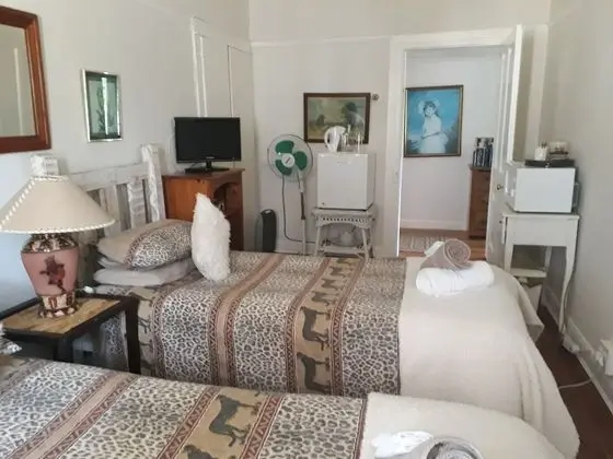 Basic İki Ayrı Yataklı Oda, Ortak Banyo