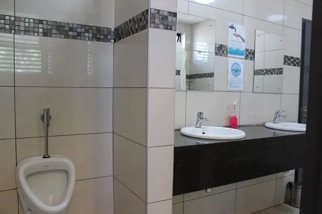 Ortak Ranzalı Oda, Sadece erkekler için, Sigara İçilmez