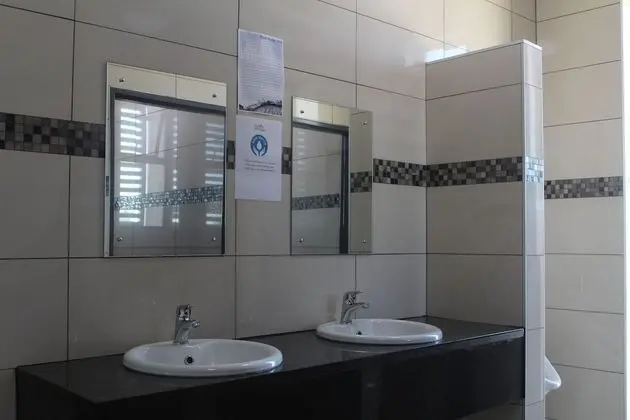 Ortak Ranzalı Oda, Sadece erkekler için, Sigara İçilmez