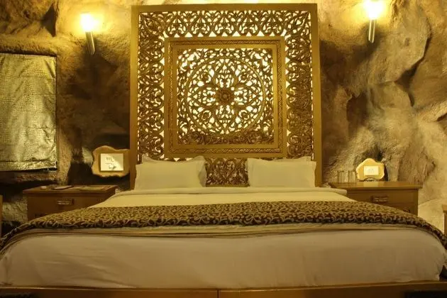 Luxury Oda