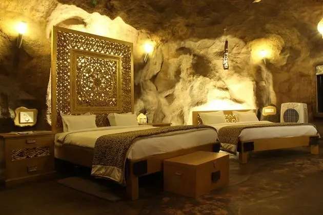 Luxury Oda
