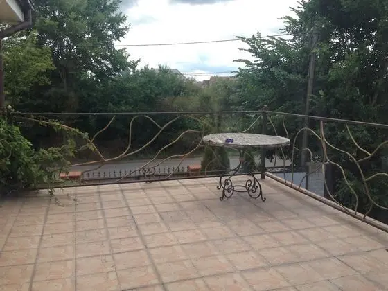Tek Büyük Yataklı Oda, Ortak Banyo (with terrace)
