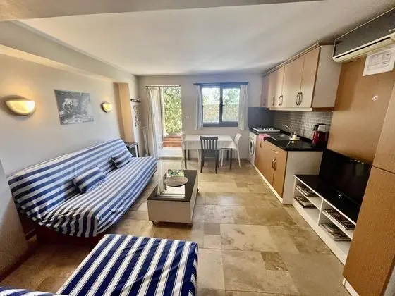 Apartment, Dağ Manzaralı, Özel Bahçeli