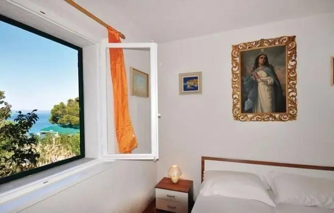 Villa (Two-Bedroom Villa with Terrace and Se)