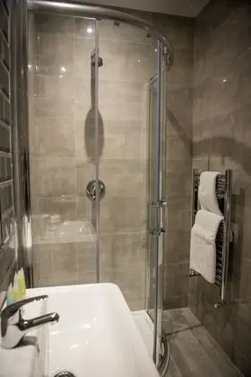 Tek Büyük Yataklı Oda, Özel Banyo