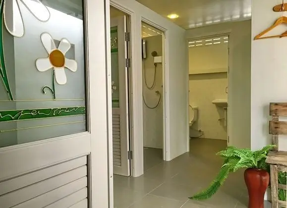 Mixed Dormitory with Shared Bathroom