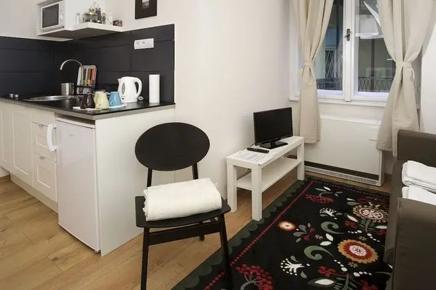 Standard Stüdyo, Avlu