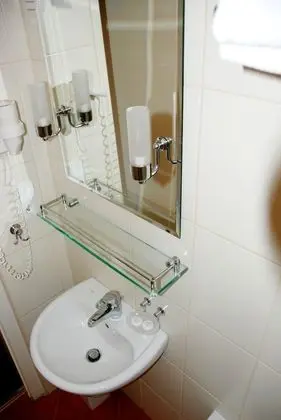 İki Ayrı Yataklı Oda, Dağ Manzaralı