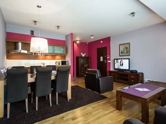 Apart Daire, 2 Yatak Odası, Küçük Mutfak (Polna 54)