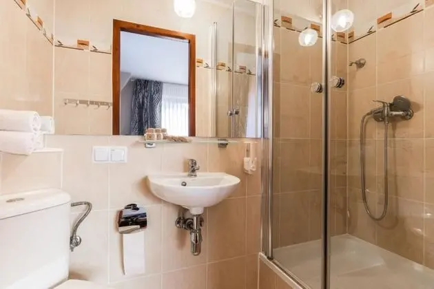 Dört Kişilik Oda, Özel Banyo