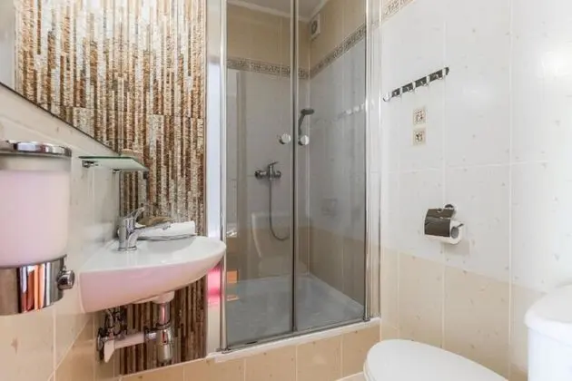 Dört Kişilik Oda, Özel Banyo