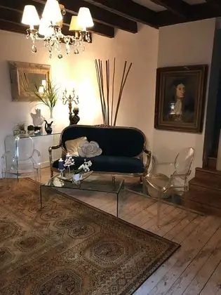 Tek Büyük Yataklı Oda, Avlu Manzaralı (Folie de Ginette)