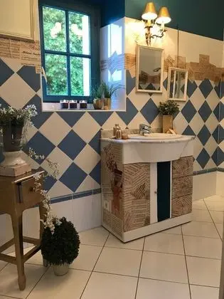 Tek Büyük Yataklı Oda, Avlu Manzaralı (Folie de Ginette)