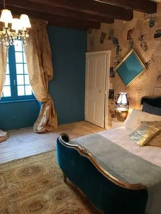 Tek Büyük Yataklı Oda, Avlu Manzaralı (Folie de Ginette)