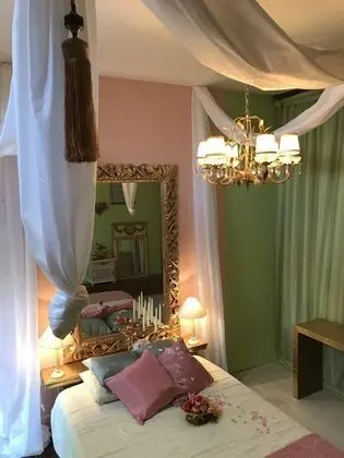 Tek Büyük Yataklı Oda (Gourmandises de Taty)