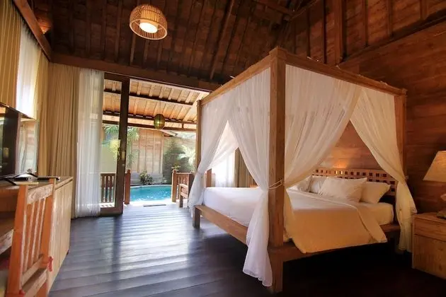 Luxury Oda