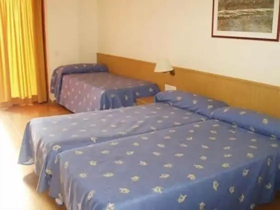 Üç Kişilik Oda (2 adults and 1 kid)