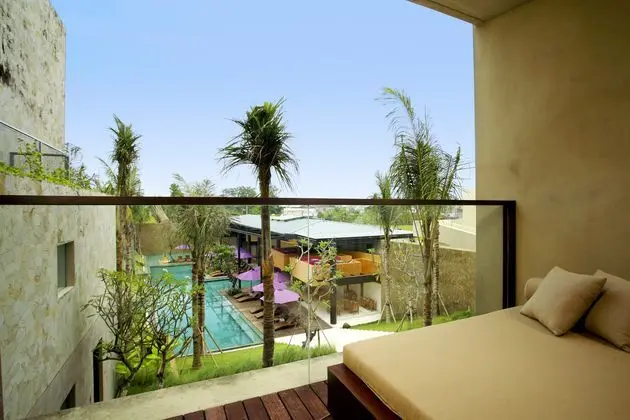 1 Çift Kişilik Veya 2 Tek Kişilik Yatak Pool View