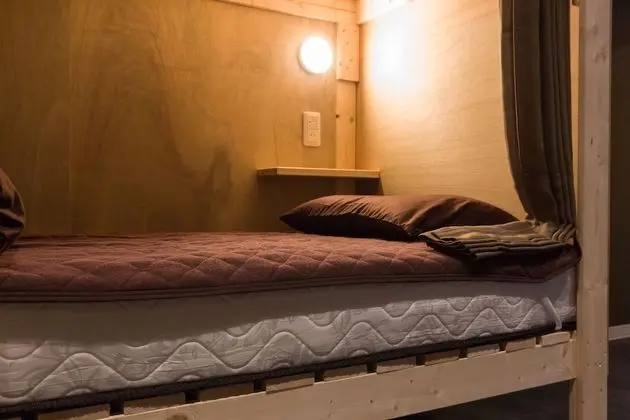 Ortak Ranzalı Oda, Sadece kadınlar için