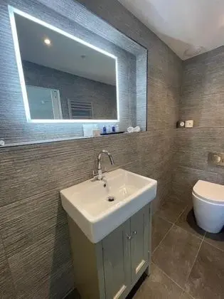 Luxury Tek Büyük Yataklı Oda