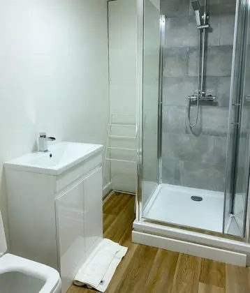 Tek Büyük Yataklı Oda, Banyolu/Duşlu