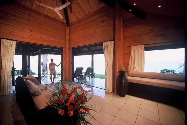 Luxury Villa, Okyanusa Sıfır
