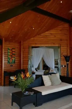Luxury Villa, Okyanusa Sıfır