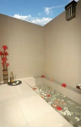 Luxury Villa, Birden Çok Yatak
