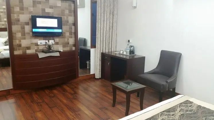 Premium Tek Büyük Yataklı Oda