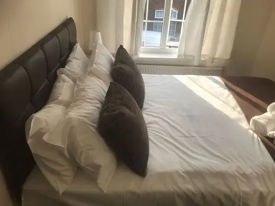 Tek Büyük Yataklı Oda
