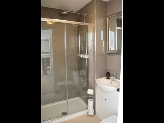 Luxury Ev, Banyolu/Duşlu