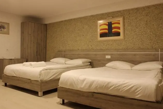 Studio, Şehir Manzaralı