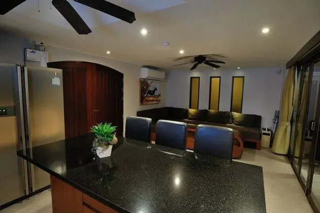 Traditional Villa, 3 Yatak Odası, Havuz Manzaralı, Plaj Kenarı (For 6 Guests )
