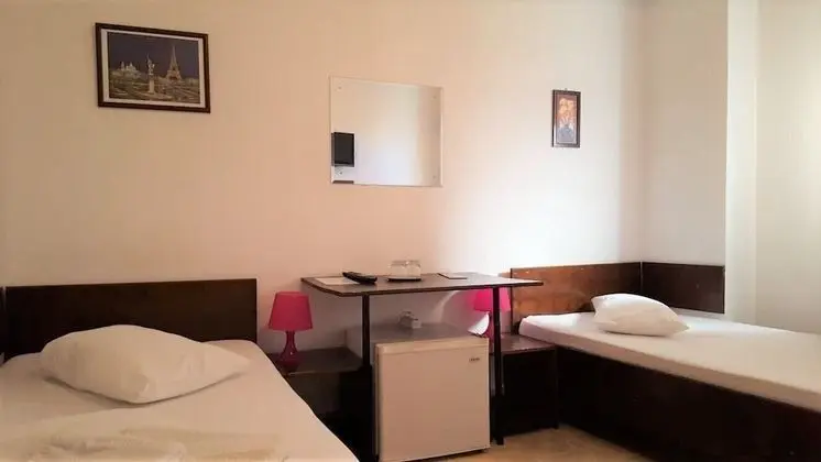 İki Ayrı Yataklı Oda, 2 Tek Kişilik Yatak