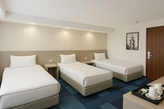 Triple, Şehir Manzaralı