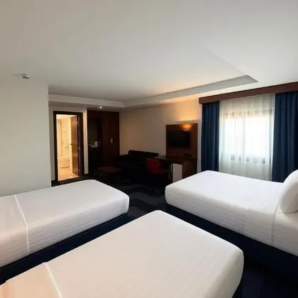 Triple, Şehir Manzaralı