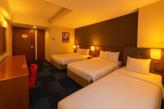Triple, Şehir Manzaralı