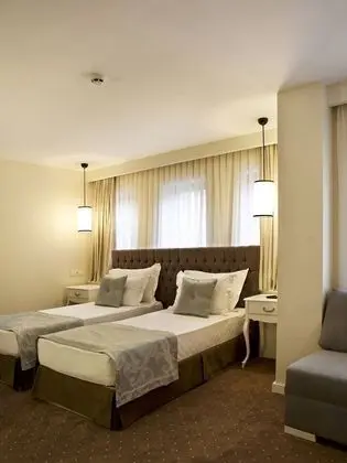 Deluxe Üç Kişilik Oda