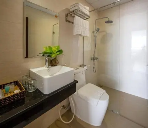 Deluxe Üç Kişilik Oda, Kısmi Deniz Manzarası