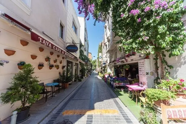 Üç Kişilik Oda