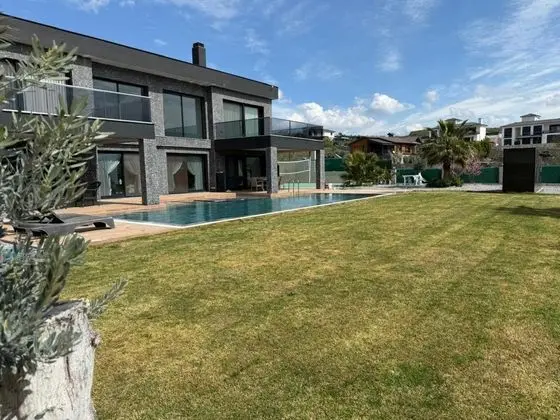 Villa - 3 Yatak Odalı, Özel Havuzlu ve Jakuzili