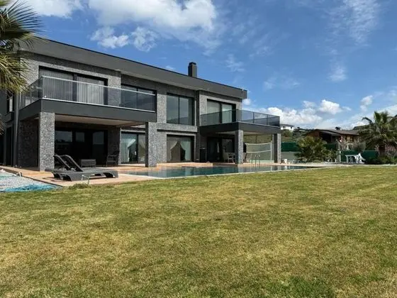 Villa - 3 Yatak Odalı, Özel Havuzlu ve Jakuzili