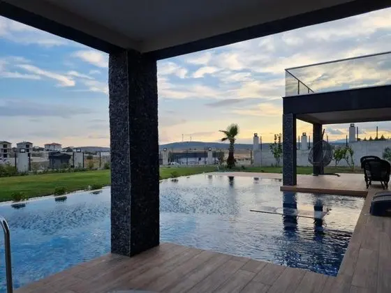Villa - 3 Yatak Odalı, Özel Havuzlu ve Jakuzili