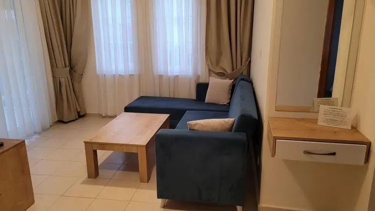Apartment,Havuz Manzaralı,Mutfaklı