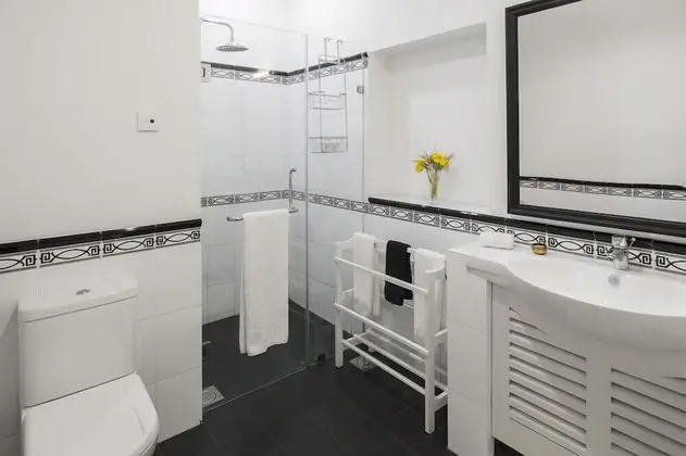 Luxury Tek Büyük Yataklı Oda