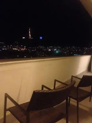 Family Oda, Balkon