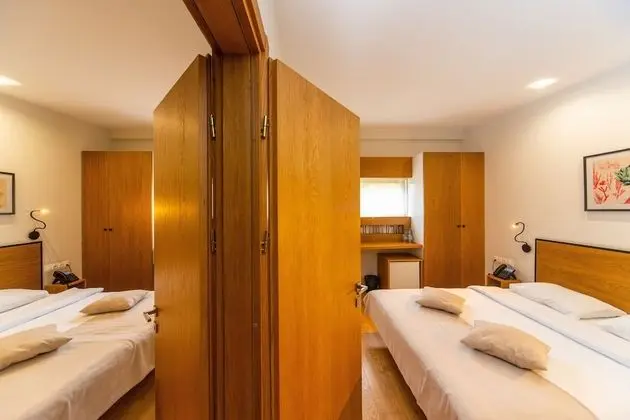 Connected rooms